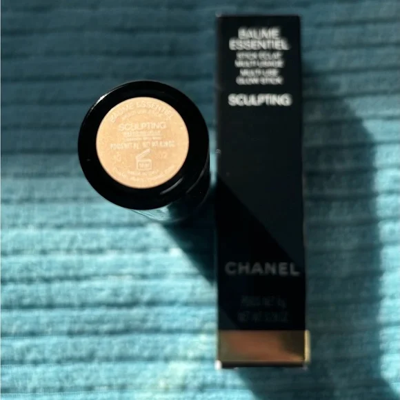 Chanel Baume Essentiel Multi-Use Glow Stick - Picture 4 of 7